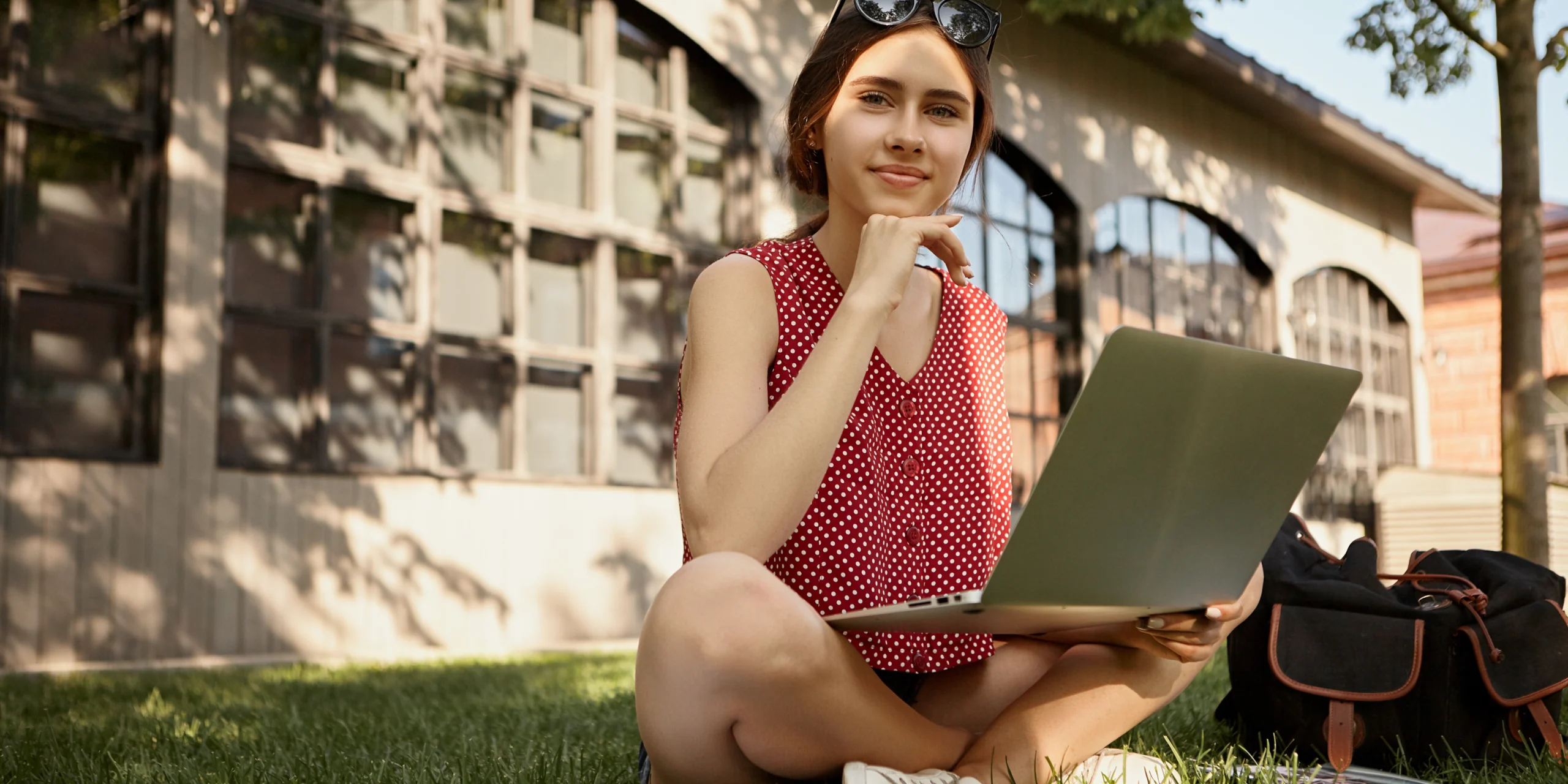 young female student using the university wifi